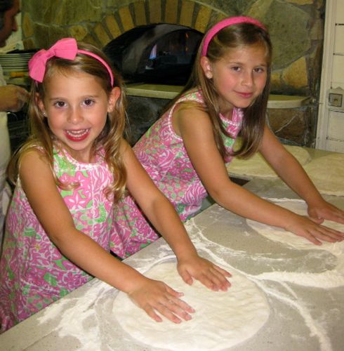 Kids in pizza making class in Rome